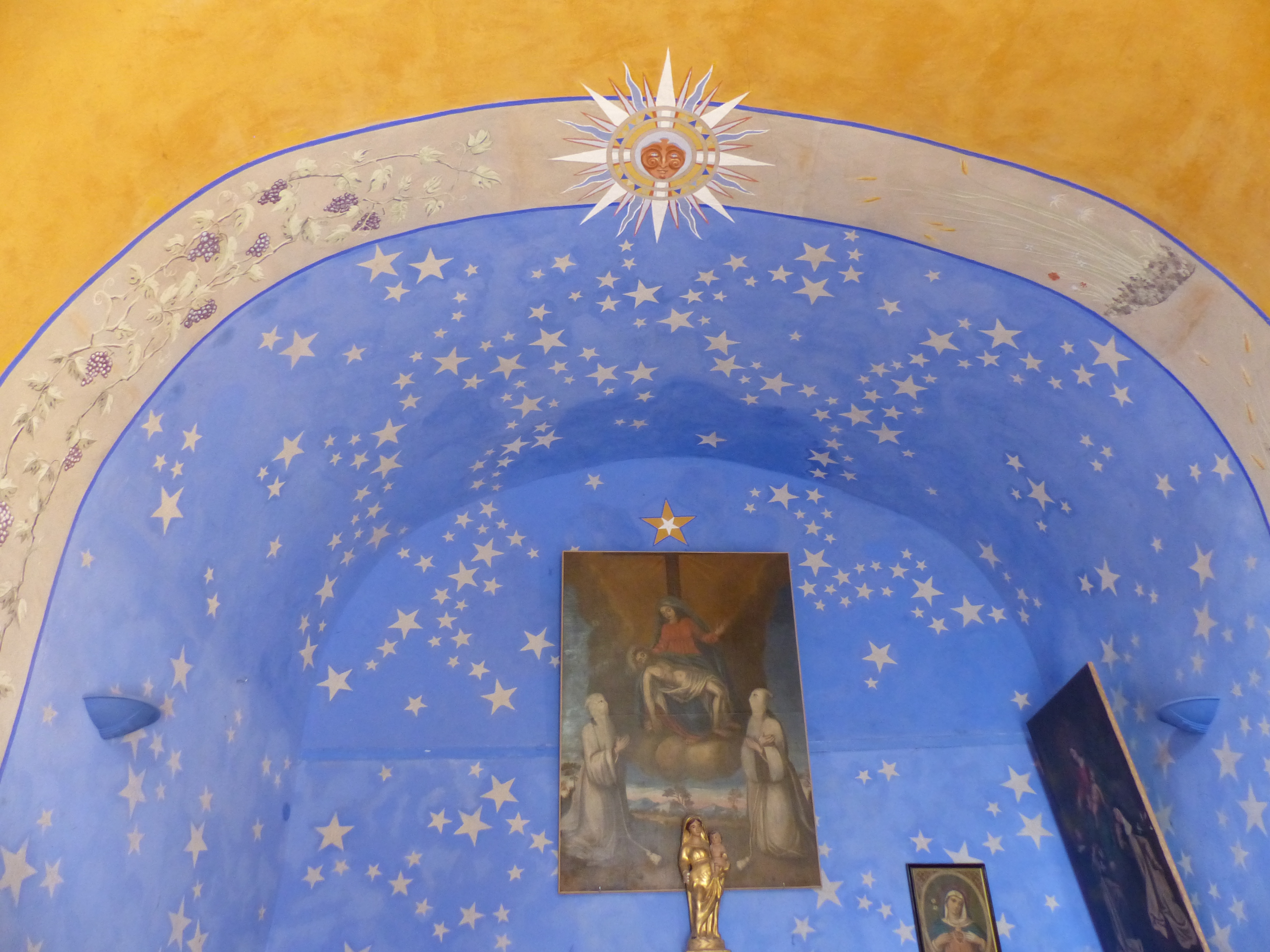 Décors peints dans la chapelle des Pénitents