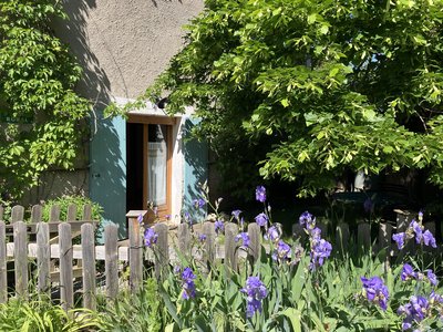 L'entrée, au printemps