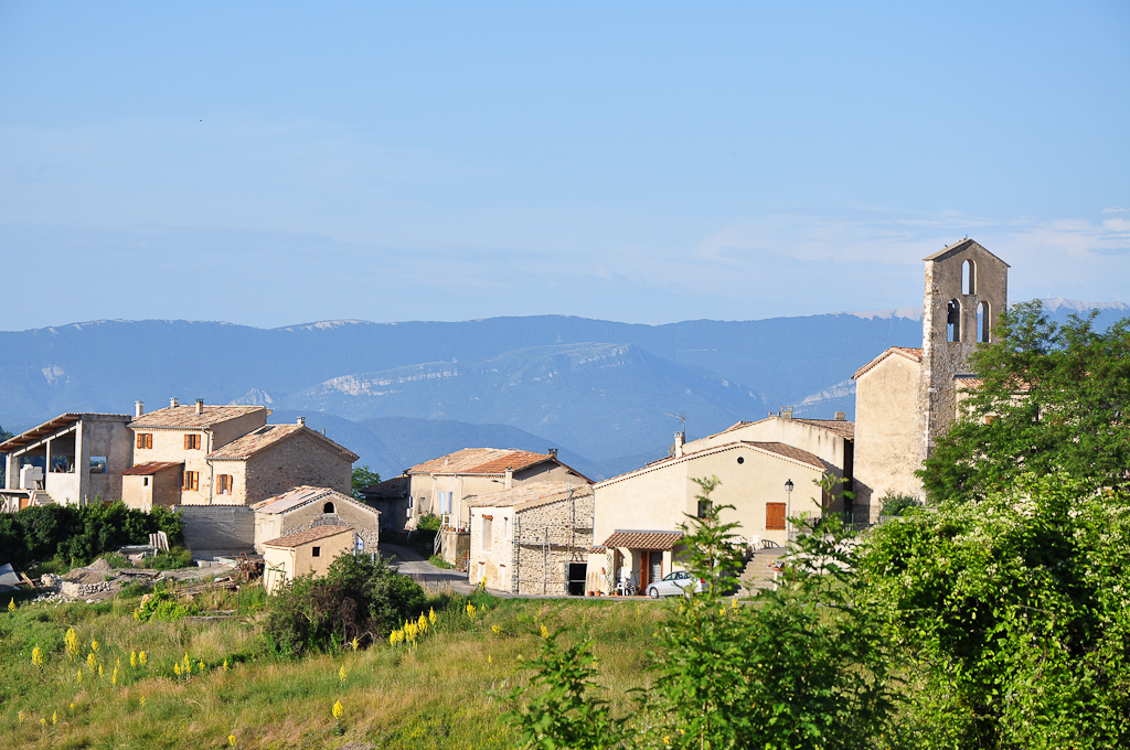 Sigoyer - Village et église