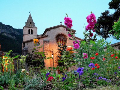 Cathédrale Notre Dame et Saint Thyrse