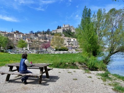 Aire de pique-nique du plan d'eau de Sisteron_Sisteron