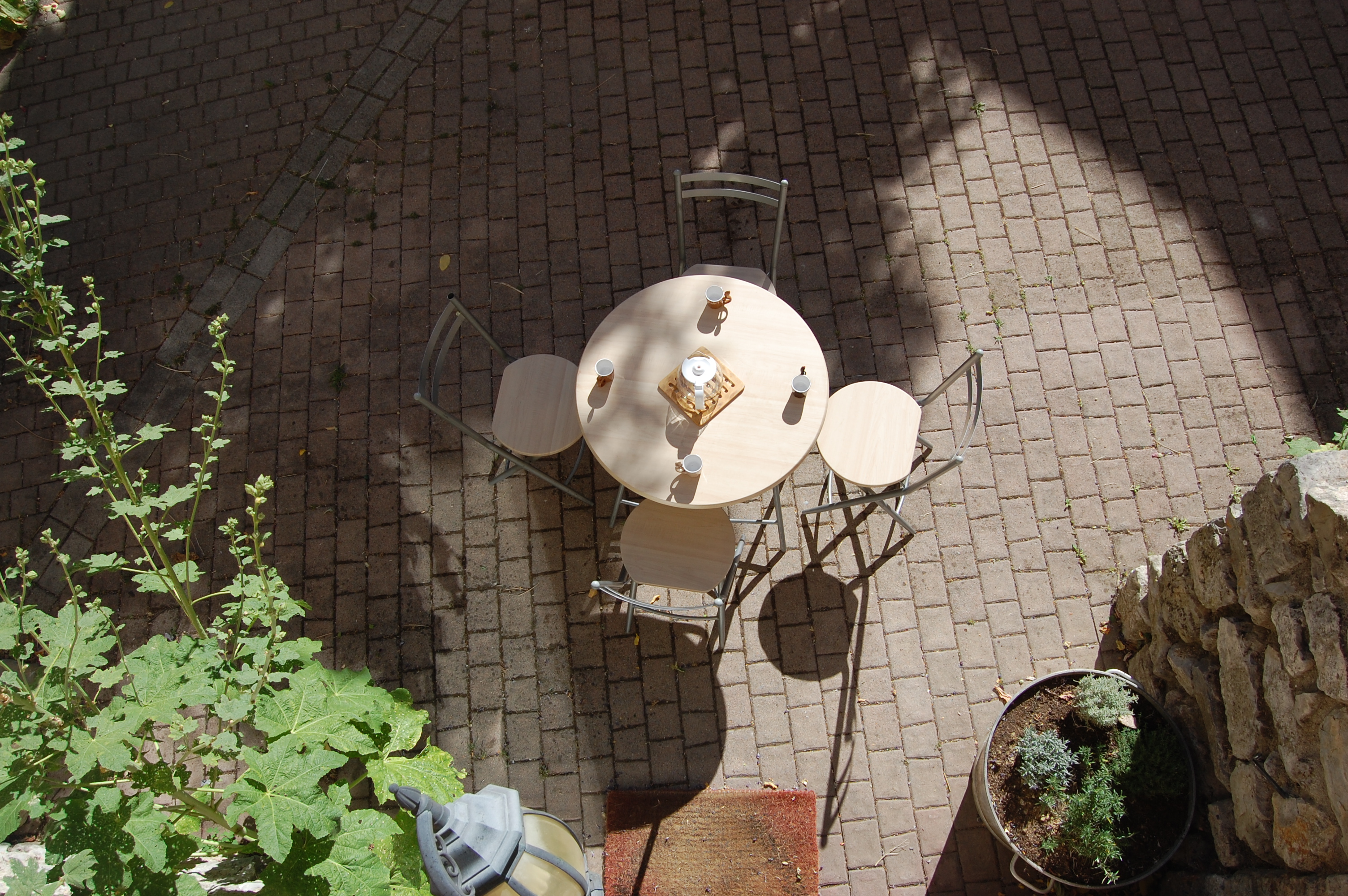 Extérieur place du Boureynaud