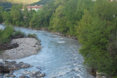 Le Buëch vu du pont de Serres