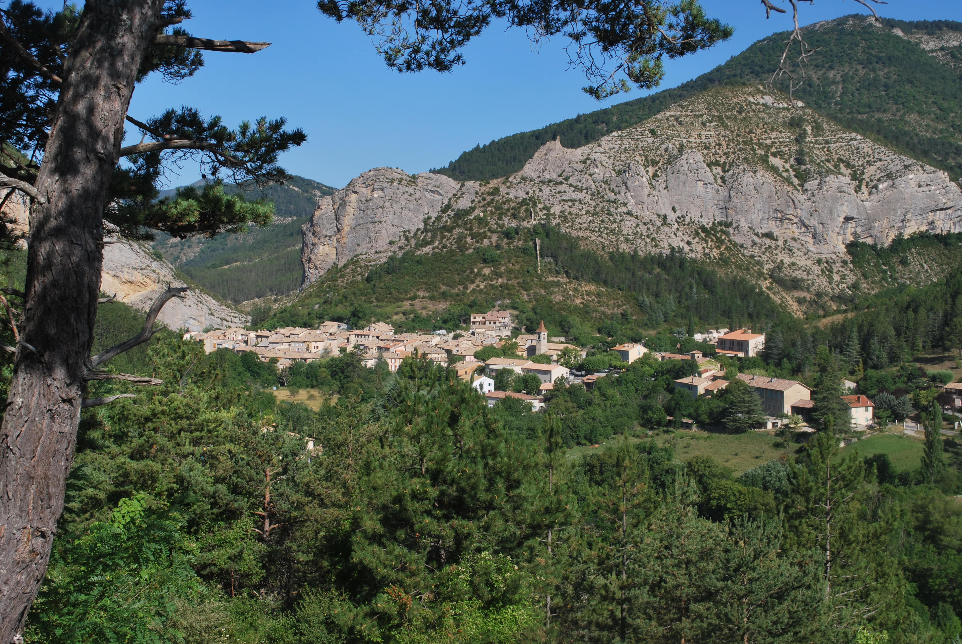 Panorama sur le village d'Orpierre