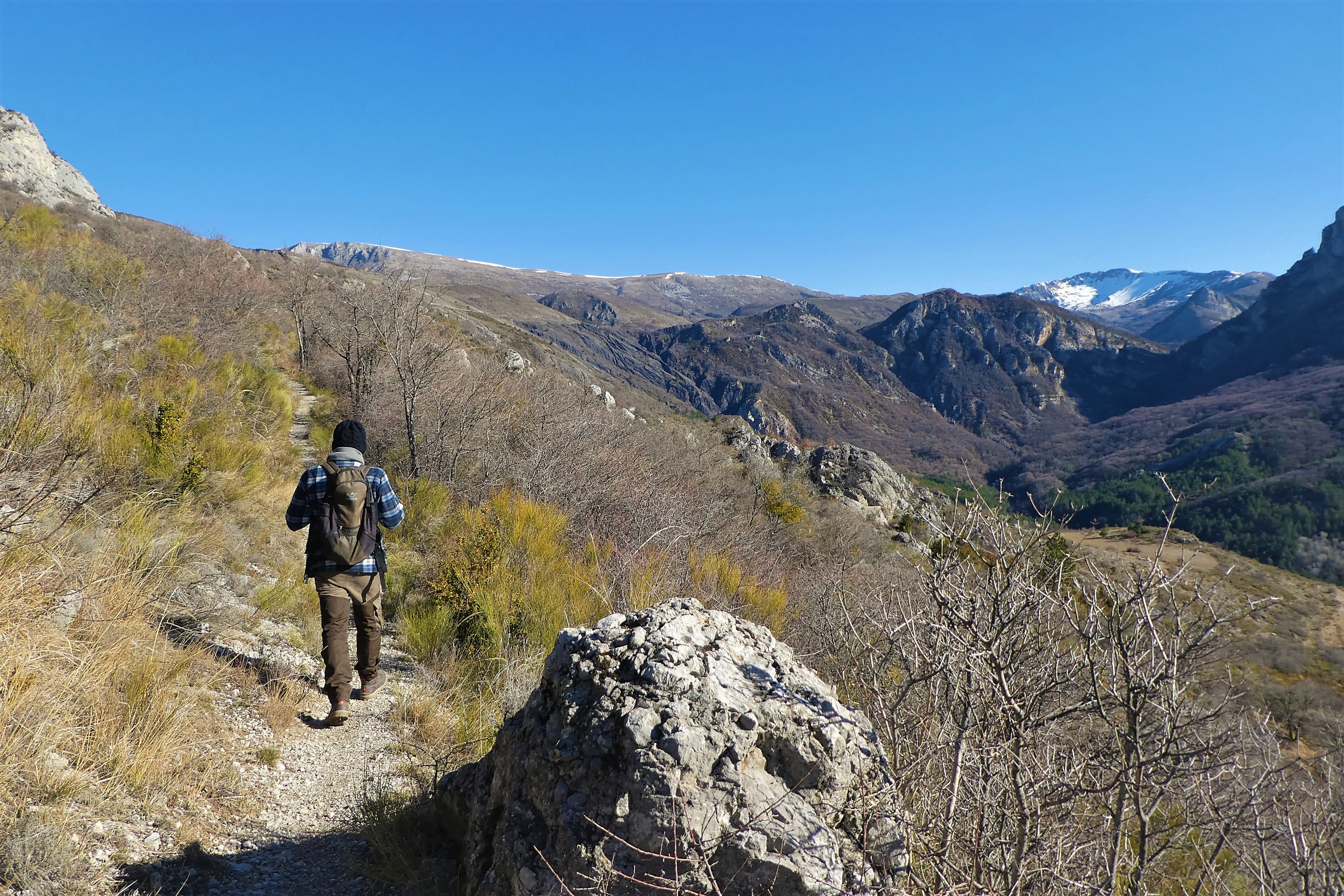 Panorama sur les sommets des Monges