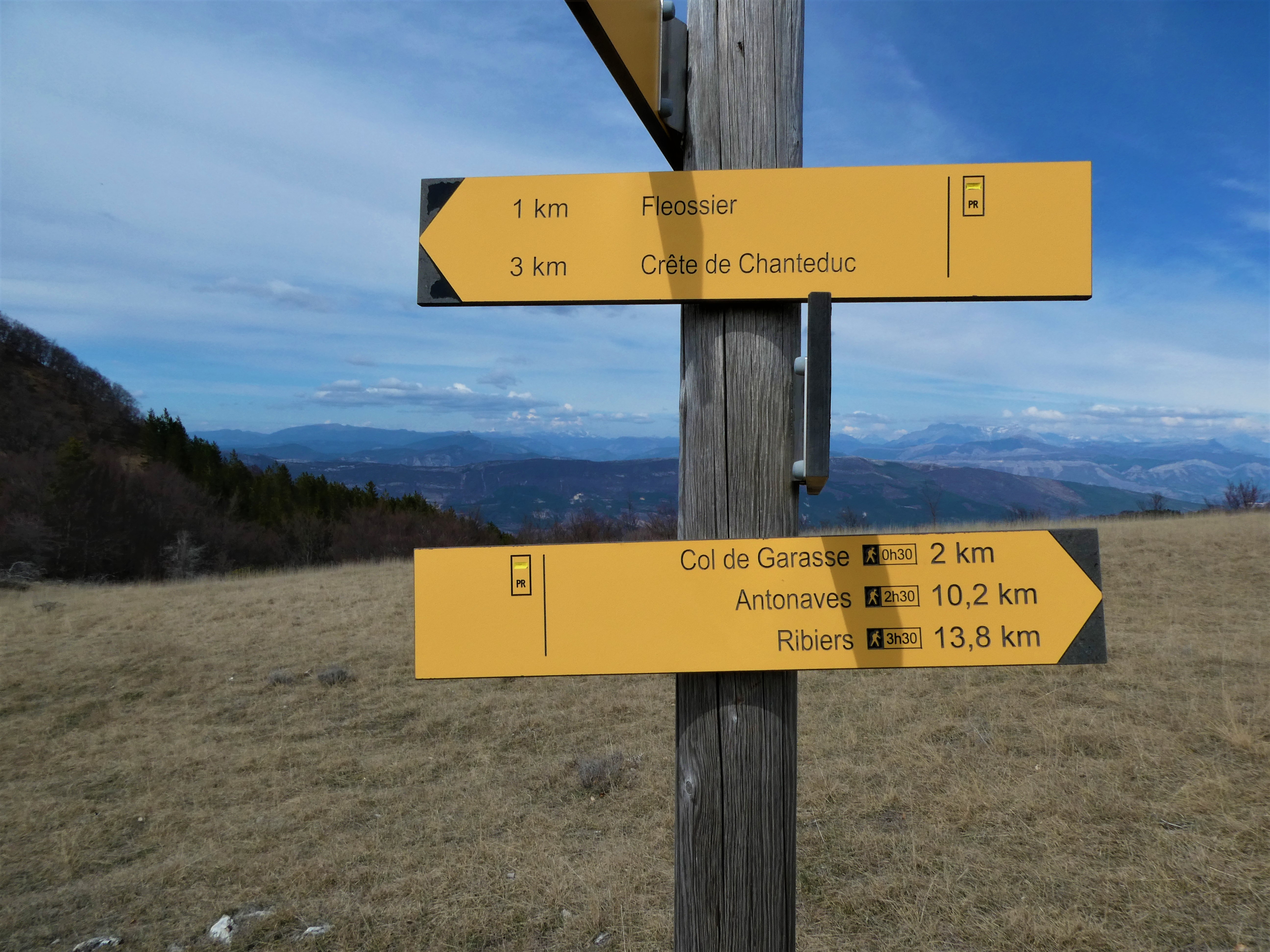 En chemin pour le sommet de Fléossier